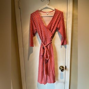 Excellent Used Gap Maternity Red/Coral With Gray Dots Wrap Dress Size Small